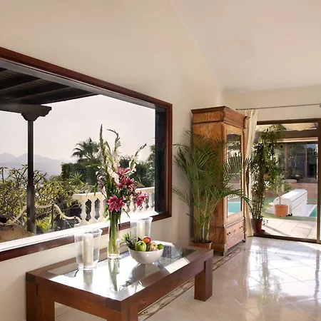 فيلة Dora Bella Lanzarote