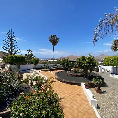Dora Bella Lanzarote * Nazaret