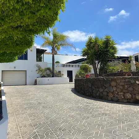 Dora Bella Lanzarote Villa *